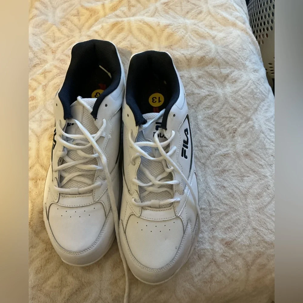 FILA Men’s White Athletic Sneakers – Size 13